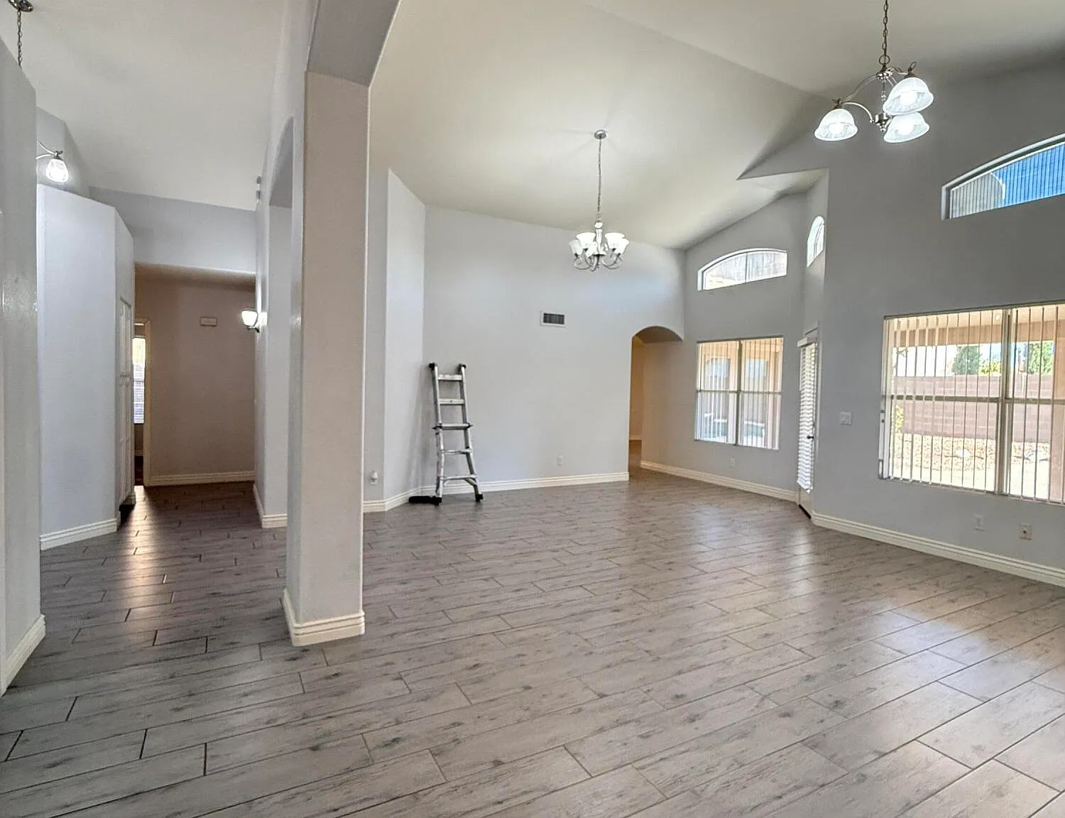 4 bed, 2.0 bath, 2263 sqft, $3,000 — Photo 3