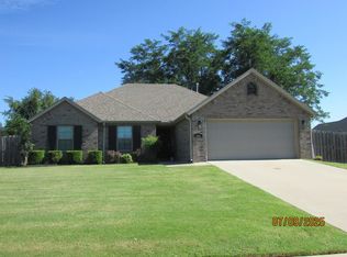 466 Caballo St, Farmington, AR 72730