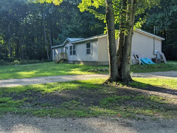 2376 W Odd Rd, Breckenridge, MI 48615