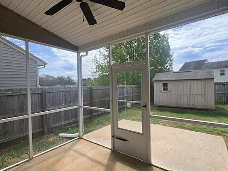 208 Riverdale Rd — Photo 18