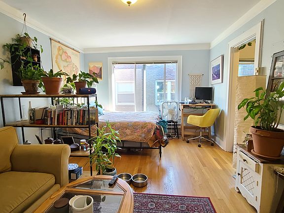 5th image of 532 Belmont Ave E APT 303