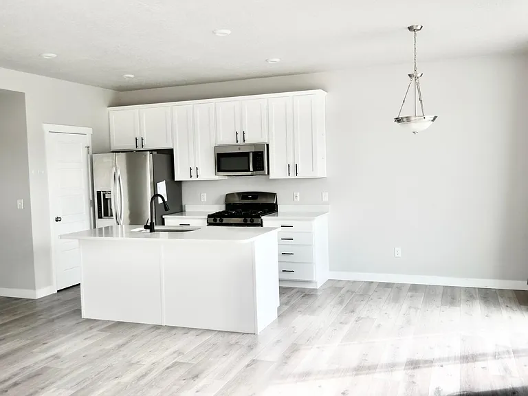 2513 W Wysteria Dr — Photo 4