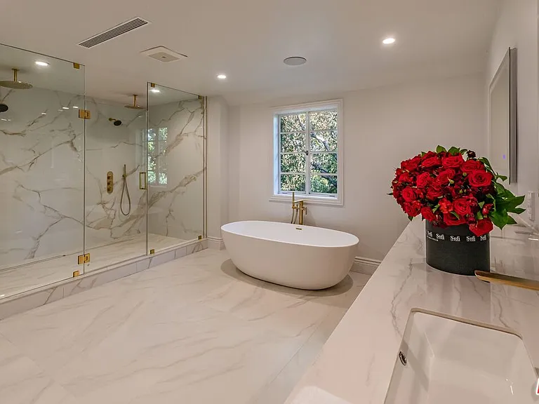 702 N Beverly Dr — Photo 29