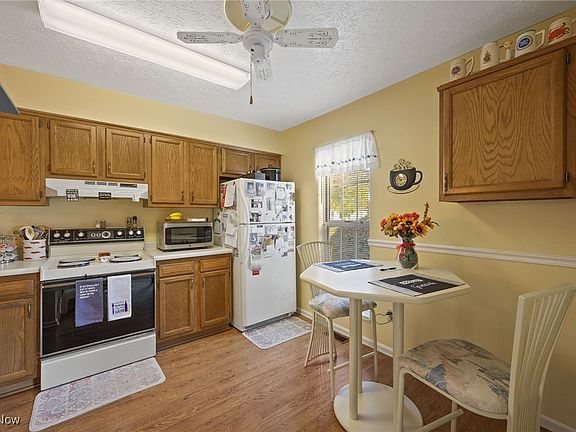 5th image of 8013 Amberly Cir NW