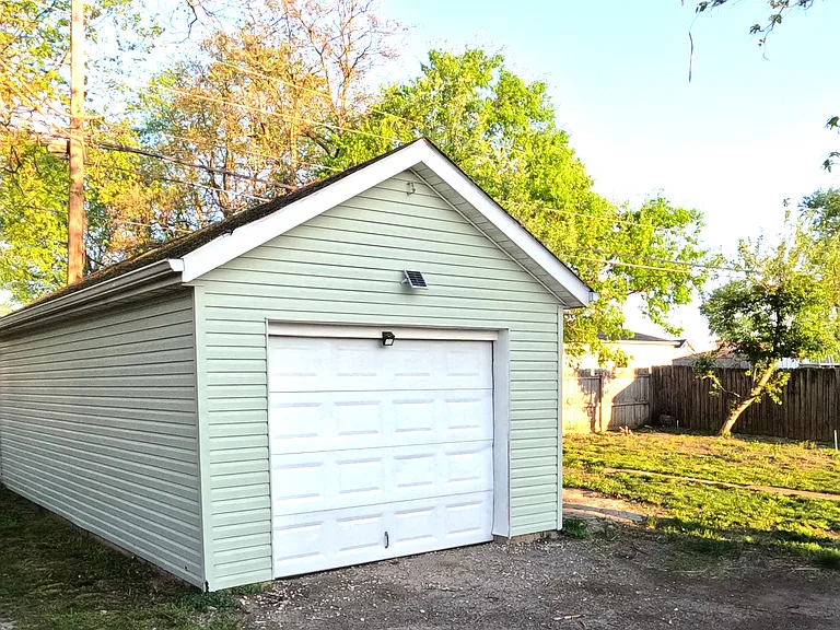 1 car deep garage