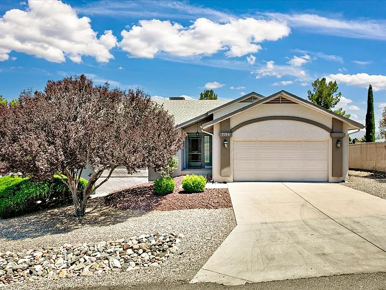 7184 E Pioneer Ln — Photo 1