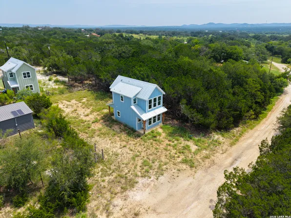 272 Broken Bow Dr, Bandera, TX 78003