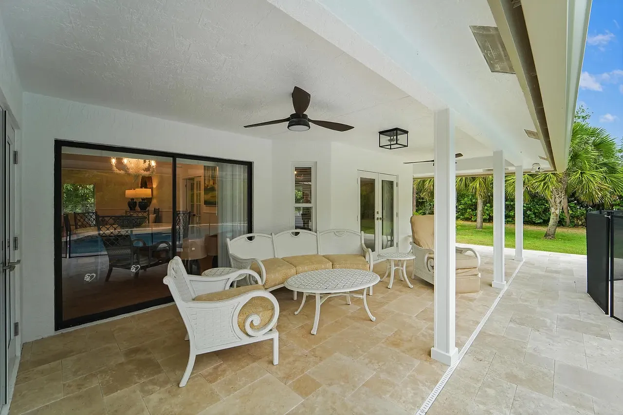 5 bed, 3.5 bath, 3673 sqft, $18,000 — Photo 3