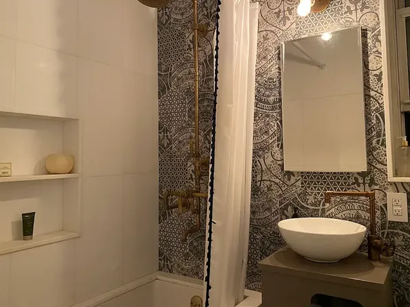 135 East 39th Street image 11 of 20