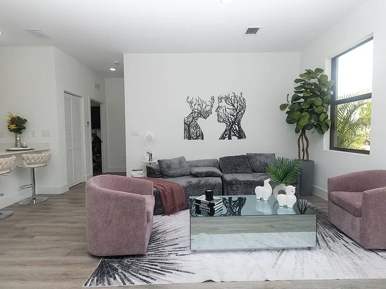 1121 Deauville St E — Photo 42