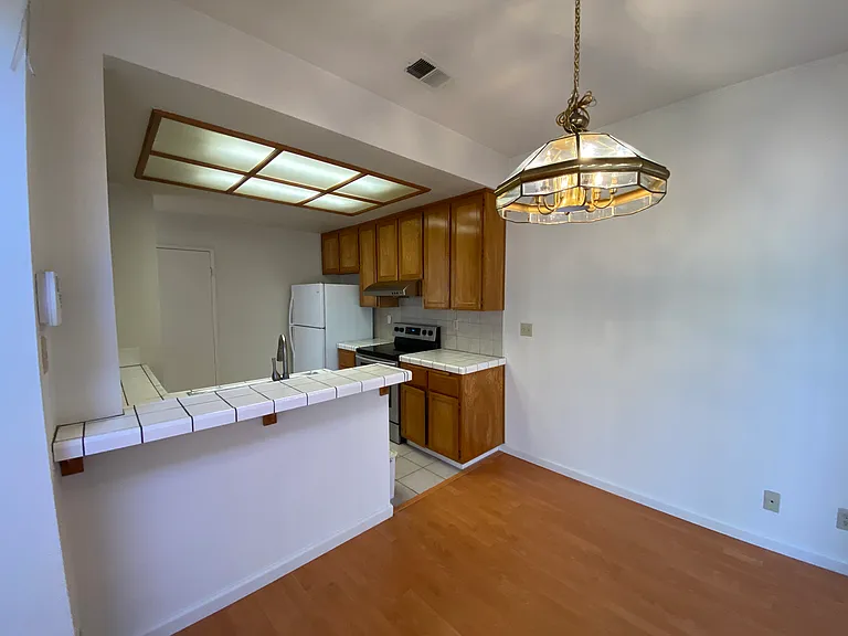 5315 Shattuck Ave — Photo 10