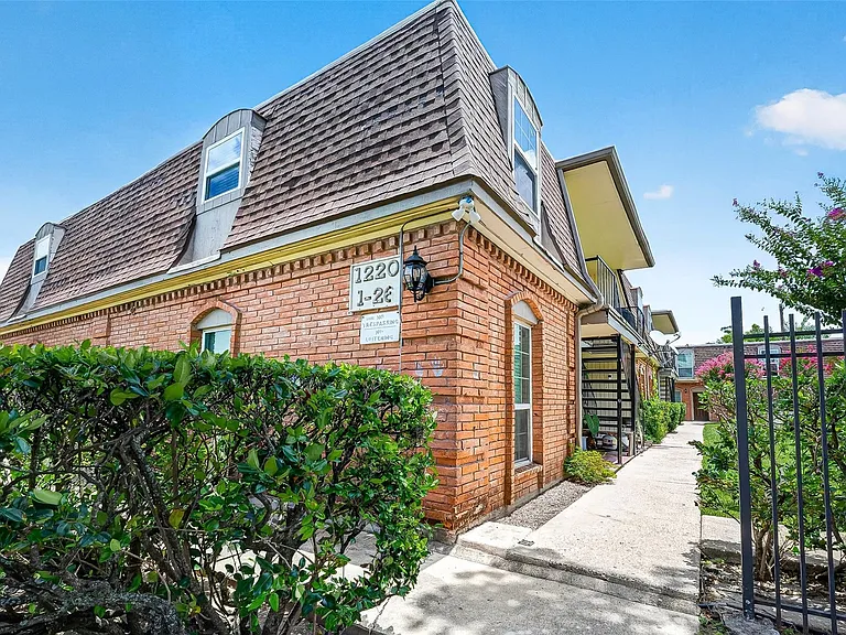 1220 Shadowdale Dr #6 — Photo 1