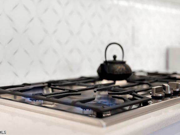5th image of 1125 Central Ave #275