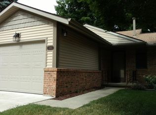 836 Moore Dr, Chelsea, MI 48118
