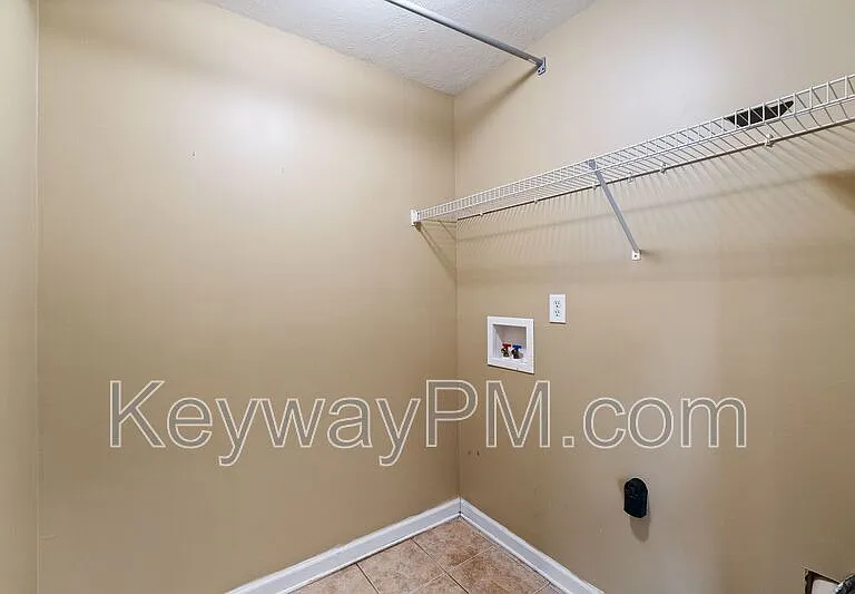 4858 High Meadows Dr — Photo 16