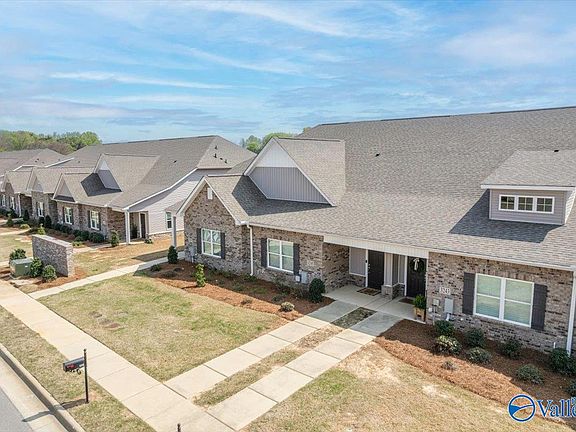 3rd image of 3245 McClellan Way SE