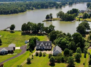 574 Safe Harbor Lndg, Hague, VA 22469