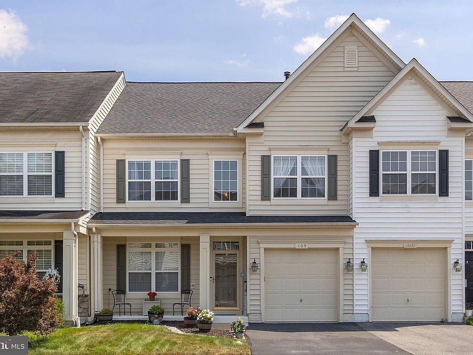 1st image of 109 Quinton Oaks Cir