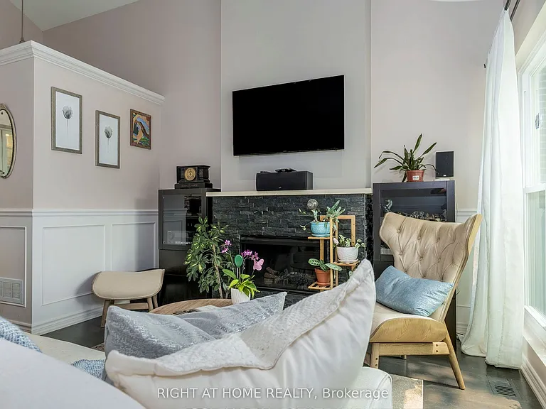 60 Brookridge Dr — Photo 16