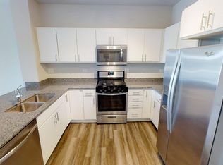 1040 Station Blvd UNIT 428, Aurora, IL 60504