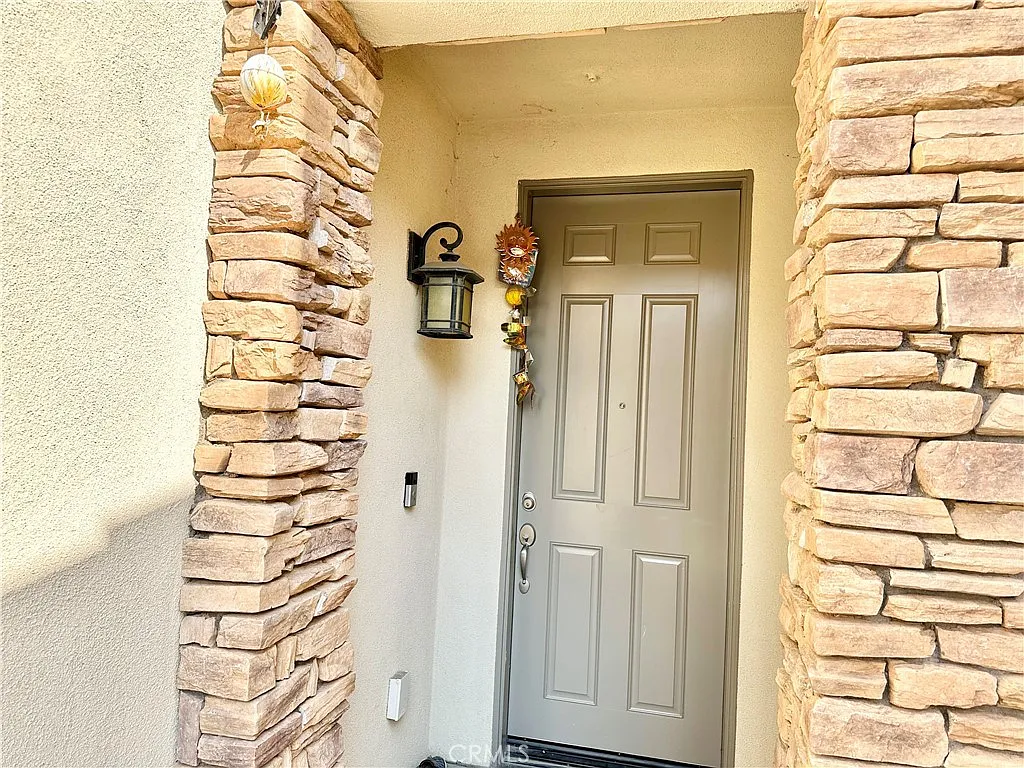 3 bed, 2.5 bath, 1674 sqft, $3,200 — Photo 3