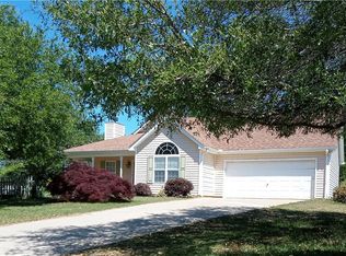 1109 Larkspur Dr, Locust Grove, GA 30248