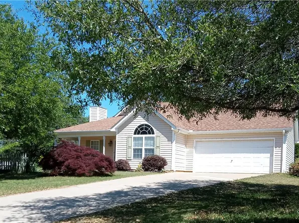 1109 Larkspur Dr, Locust Grove, GA 30248
