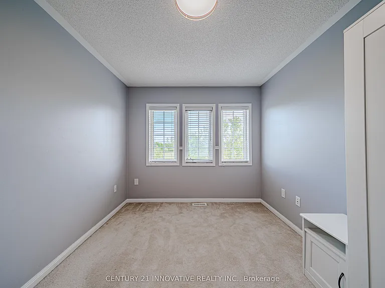 28 Samandria Ave #UPPER — Photo 37