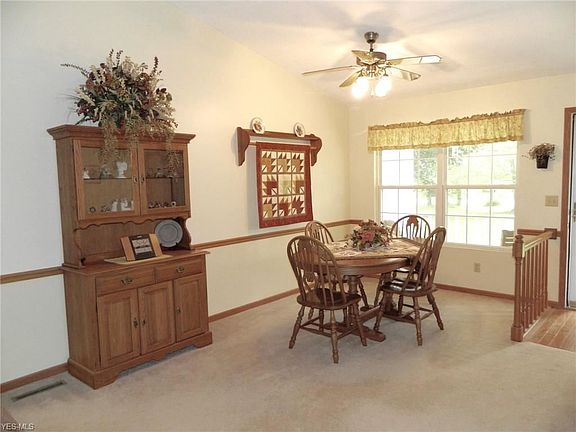 4th image of 79 Greenview Dr