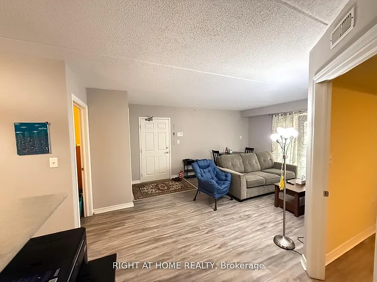 1340 Main St E #206 — Photo 8