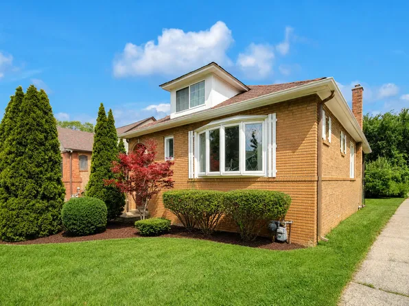 655 W Albert St, Elmhurst, IL 60126