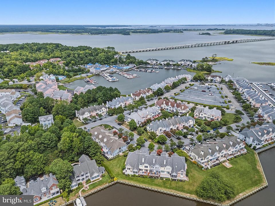 1st image of 953 Yacht Club Dr