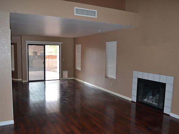 3rd image of 3087 W Country Fair Dr