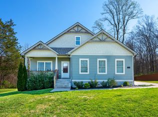 1001 Stonebrook Dr, Dickson, TN 37055