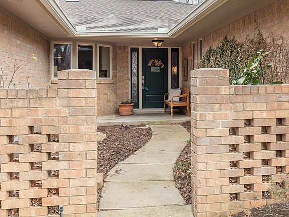 3rd image of 3603 Yorkshire Dr