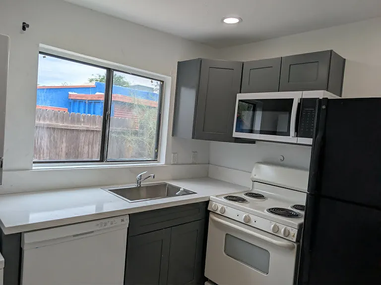 2435 N Edith Blvd #2 — Photo 1