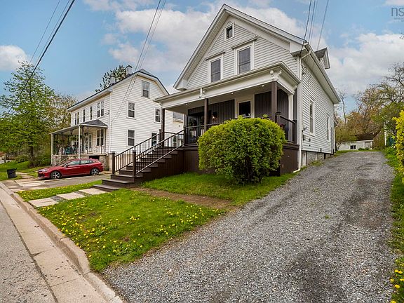 2nd image of 154 Chestnut St