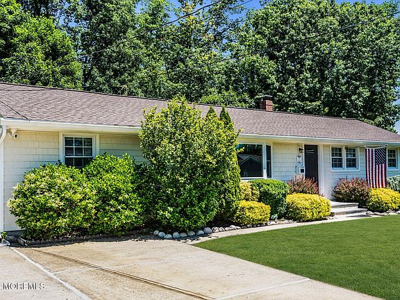 3rd image of 257 Harding Boulevard