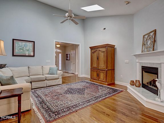 4th image of 1016 Sabal Dr