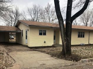 6618 SW Arborglade Ln, Topeka, KS 66619