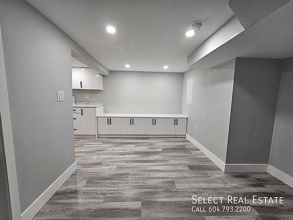 4th image of 45723 Lewis Ave #B