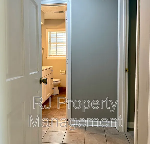4521 Stony Point Dr — Photo 14