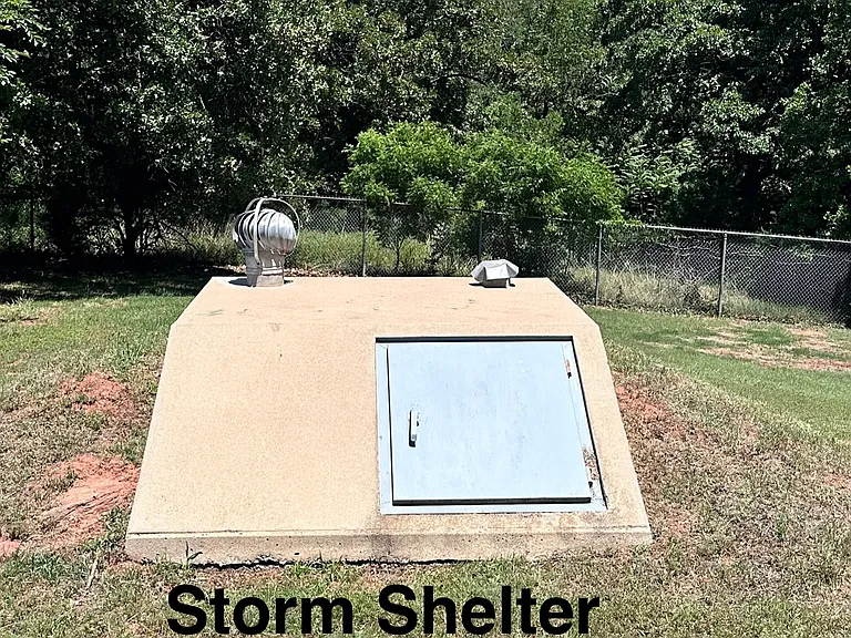 4200 E Interstate Highway 35 Frontage Rd — Photo 30