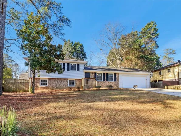 6071 Cristie Dr, Ellenwood, GA 30294