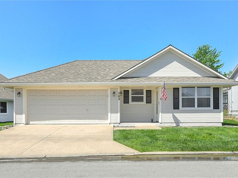 Listing photo 2