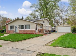 103 Willow St, Park Forest, IL 60466