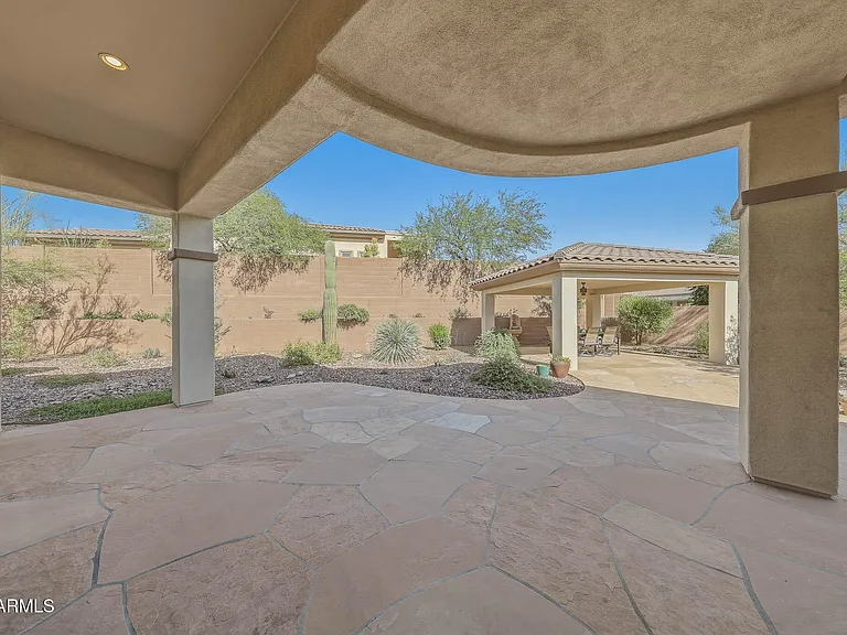 2129 W Legends Way — Photo 41