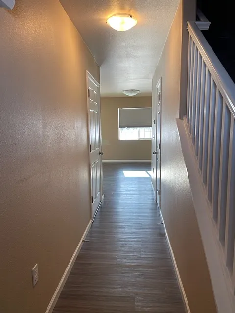 Building Photo - 2000 Sunlit Fields Ct #B