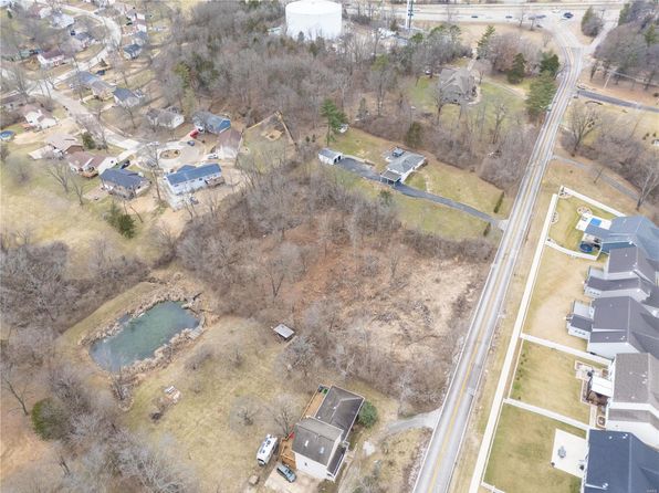 1042 Carman Rd, Manchester, MO 63021