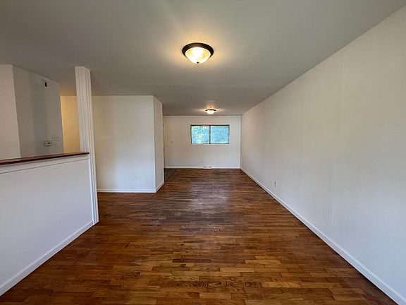 3rd image of 202 Viking Dr